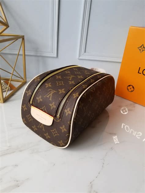 fake louis vuitton mens wash bag|louis vuitton men's hand bags.